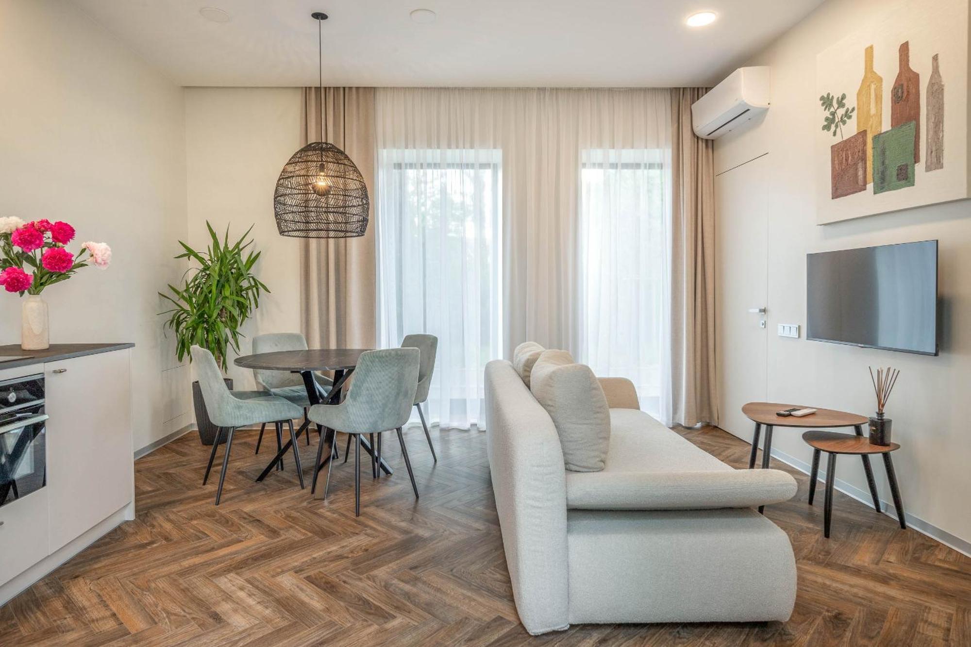 Green House Downtown Apartments With Private Free Parking And Bike Storage Klaipeda Bagian luar foto